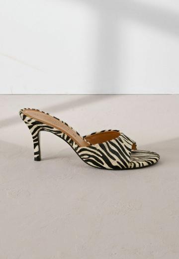 Босоножки на каблуке