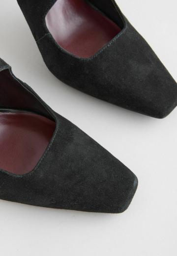 Туфли на высоком каблуке