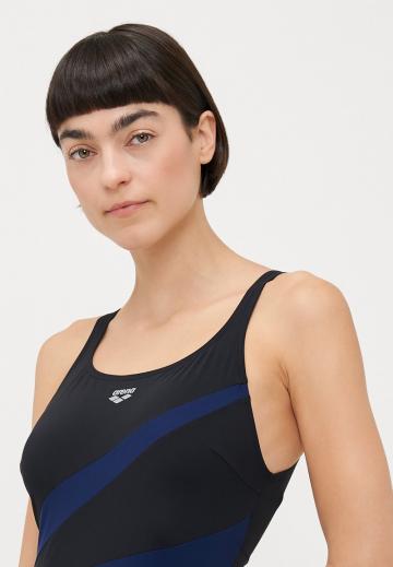 Слитный купальник