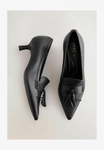 Туфли с высоким носом