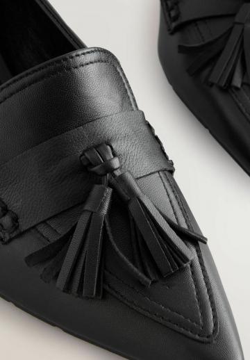 Туфли с высоким носом