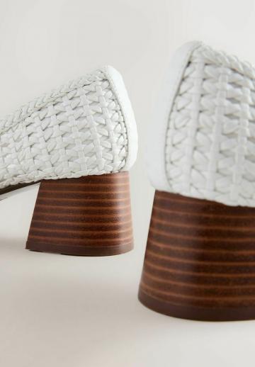 Туфли с высоким носом