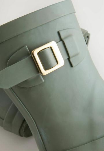 Резиновые сапоги