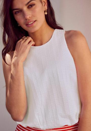 Блузка без рукавов