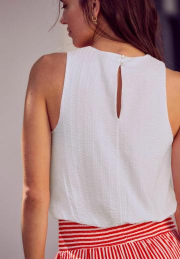 Блузка без рукавов