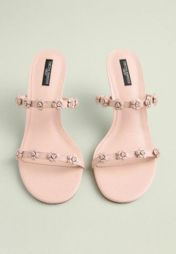 Босоножки на каблуке