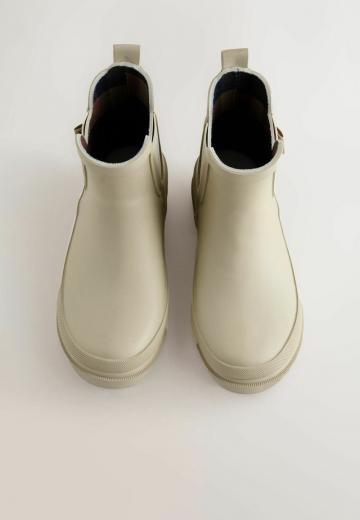 Резиновые сапоги