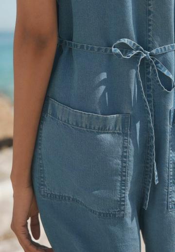 Джинсовая жилетка