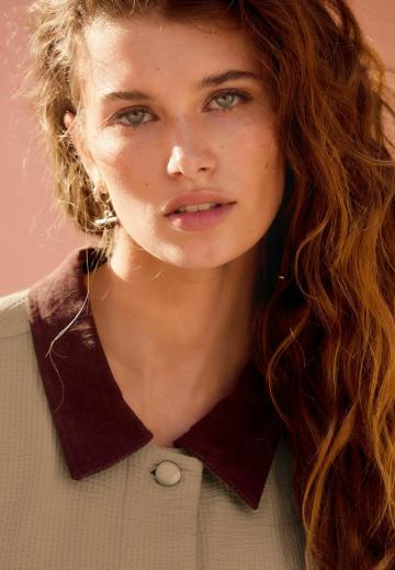 Куртка с накладнымит карманами