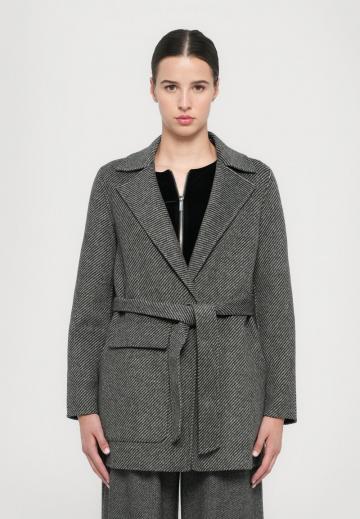 Шерстяное пальто