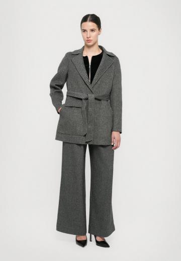 Шерстяное пальто