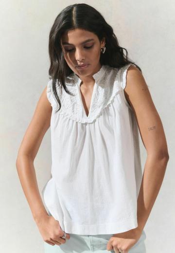 Блузка без рукавов