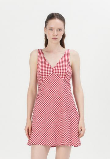 Короткое платье