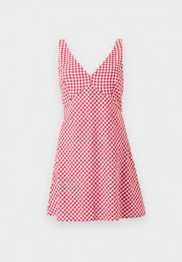 Короткое платье