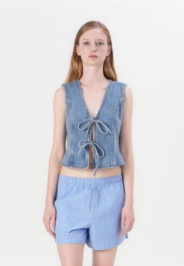 Джинсовая жилетка