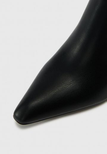 Сапожки на танкетке