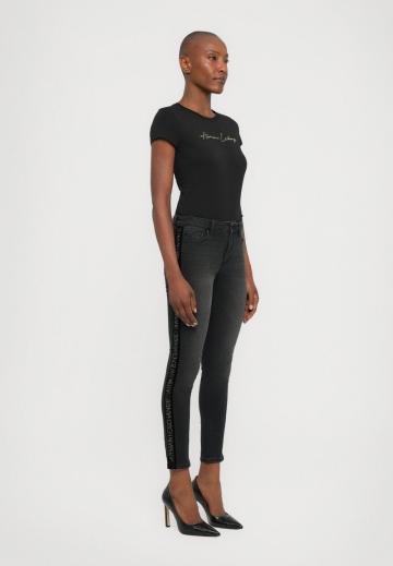 Узкие джинсы