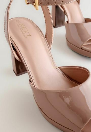 Босоножки на платформе