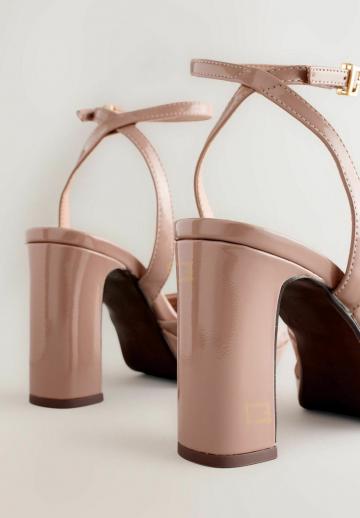 Босоножки на платформе