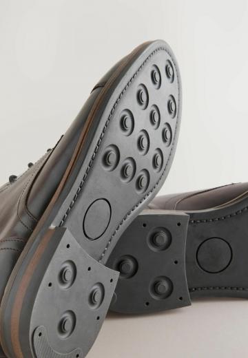 Ботинки на шнуровке