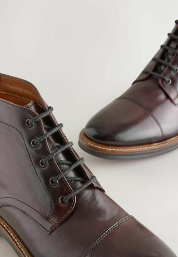 Ботинки на шнуровке