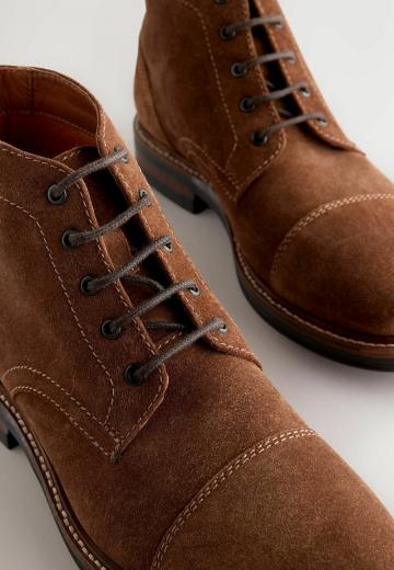 Ботинки на шнуровке