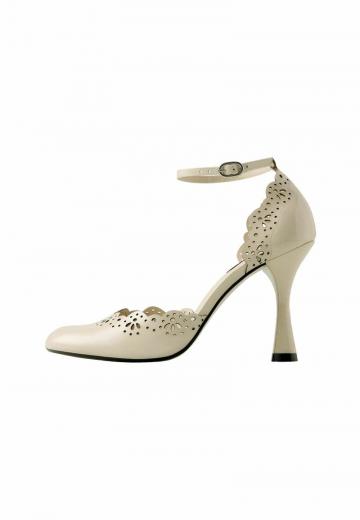 Туфли на высоком каблуке