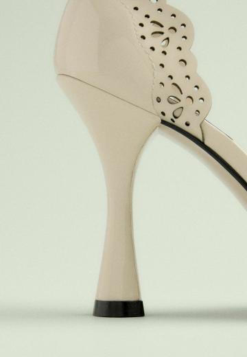 Туфли на высоком каблуке