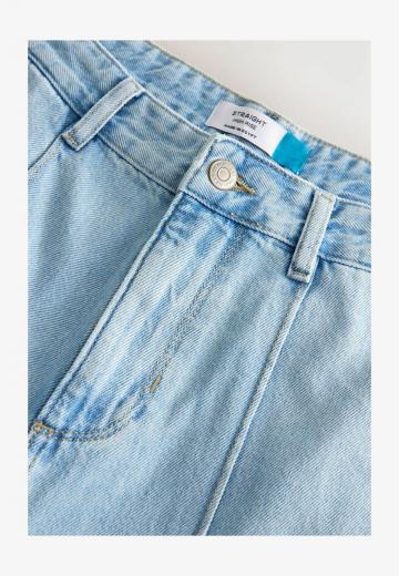 Клешеные джинсы