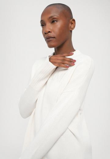 Длинный пуловер