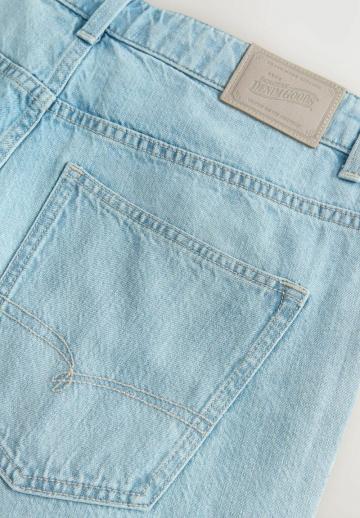 Прямые джинсы