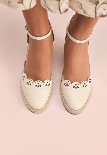 Сапожки на танкетке