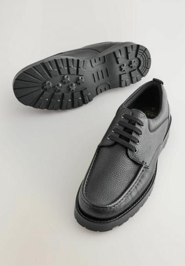 Ботинки на шнуровке