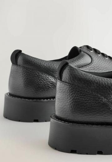 Ботинки на шнуровке