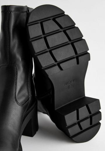 Полусапожки на высоком каблуке