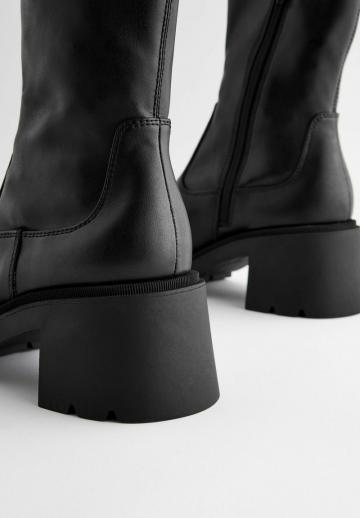 Полусапожки на высоком каблуке