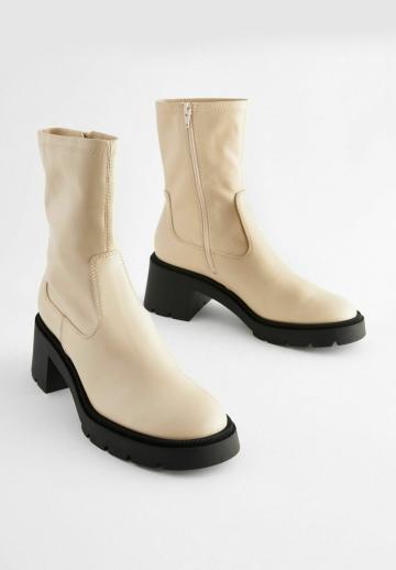 Полусапожки на высоком каблуке