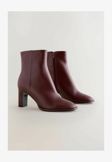 Полусапожки на высоком каблуке