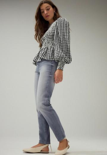 Прямые джинсы