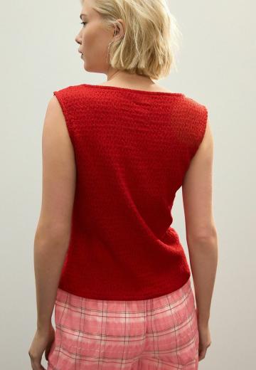 Блузка без рукавов