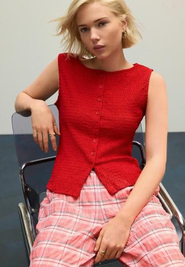 Блузка без рукавов