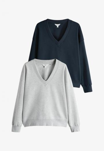 Пуловер с вырезом V