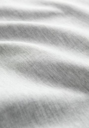 Пуловер с вырезом V