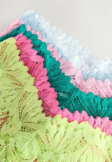 Трусы на бедрах