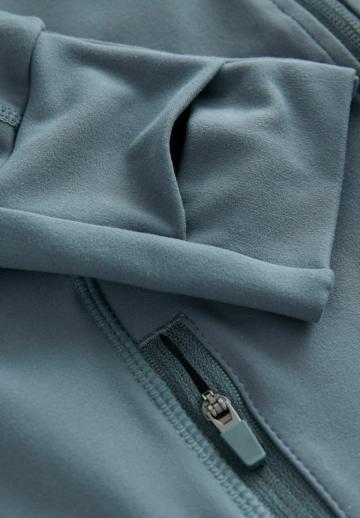 Спортивная куртка