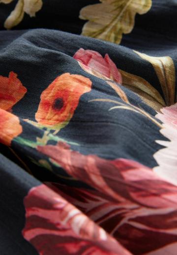 Платье без бретелек