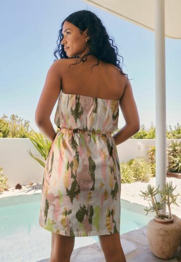 Платье без бретелек