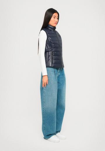 Пуховой жилет