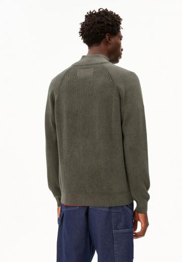 Вязаная кофта