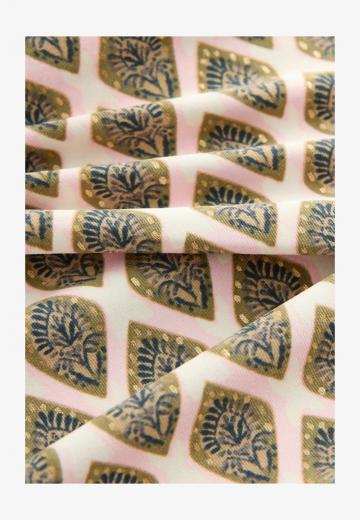 Слитный купальник